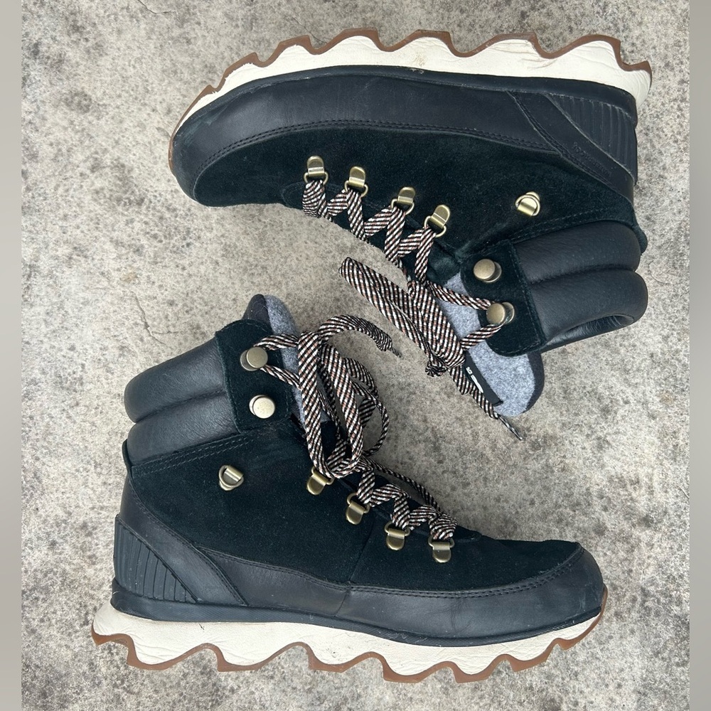 Sorel Kinetic Impact Ankle Boots, size 9.5 - Picture 6 of 13